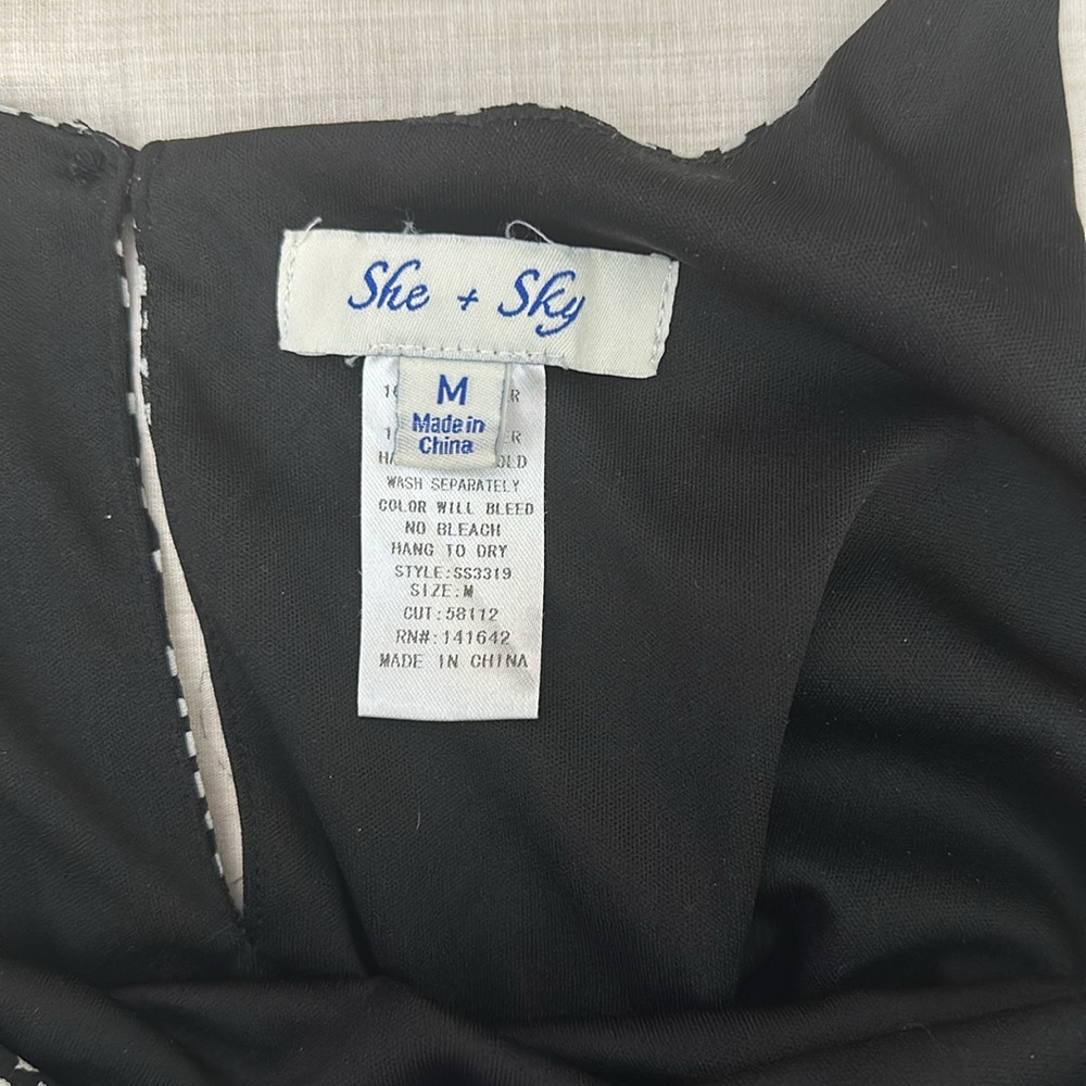 She + Sky Women’s Sleeveless Romper - Picture 3 of 3